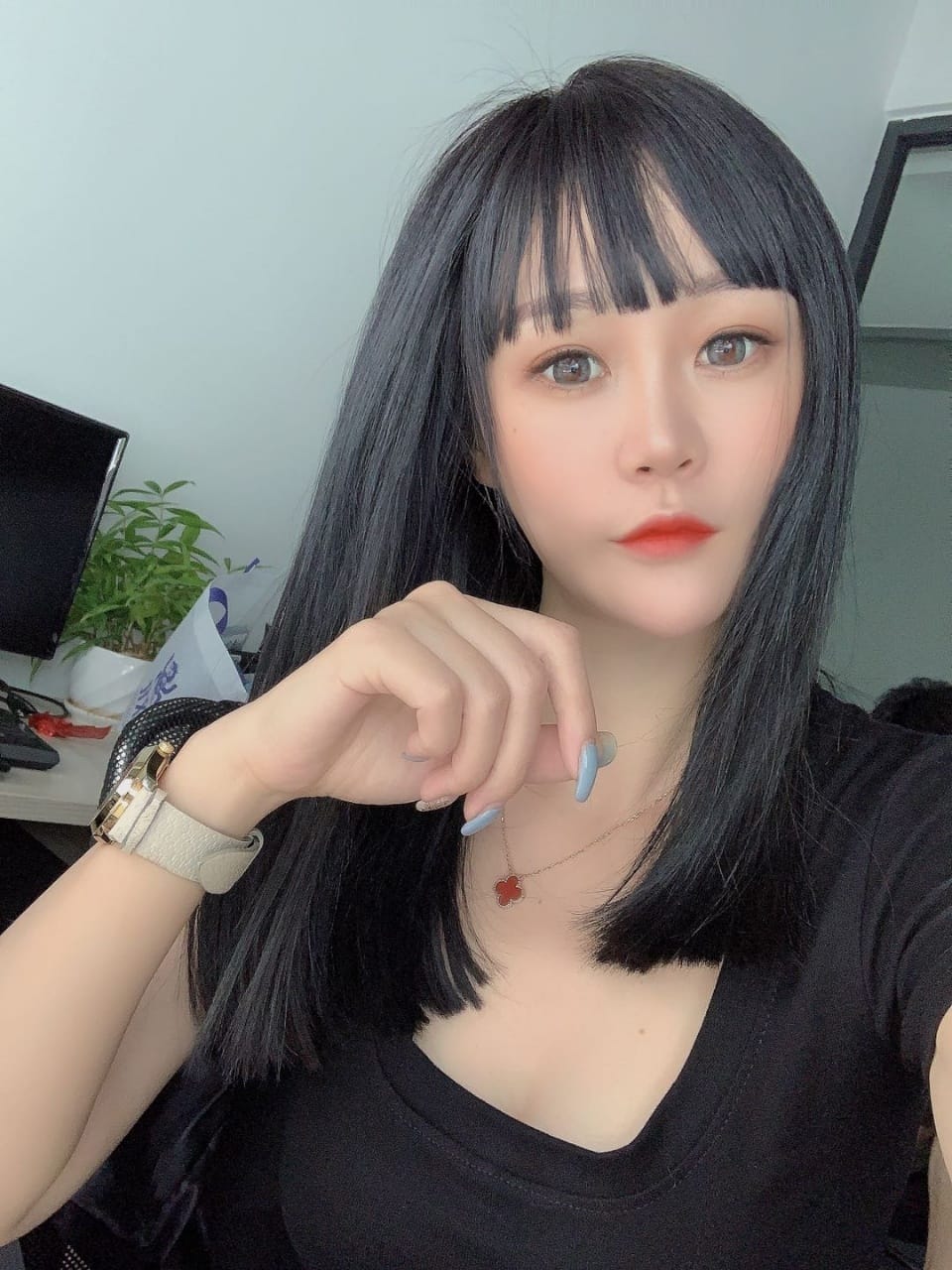 清纯下海的毕业生 温柔大方 彬彬有礼